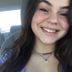 Meet your Posher, Emiley